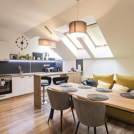 Flexihome Sk - Komenskeho - Private Parking Spot - Ultra Modern And Stylish Kosice Luaran gambar