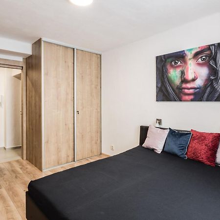 Flexihome Sk - Komenskeho - Private Parking Spot - Ultra Modern And Stylish Kosice Bilik gambar