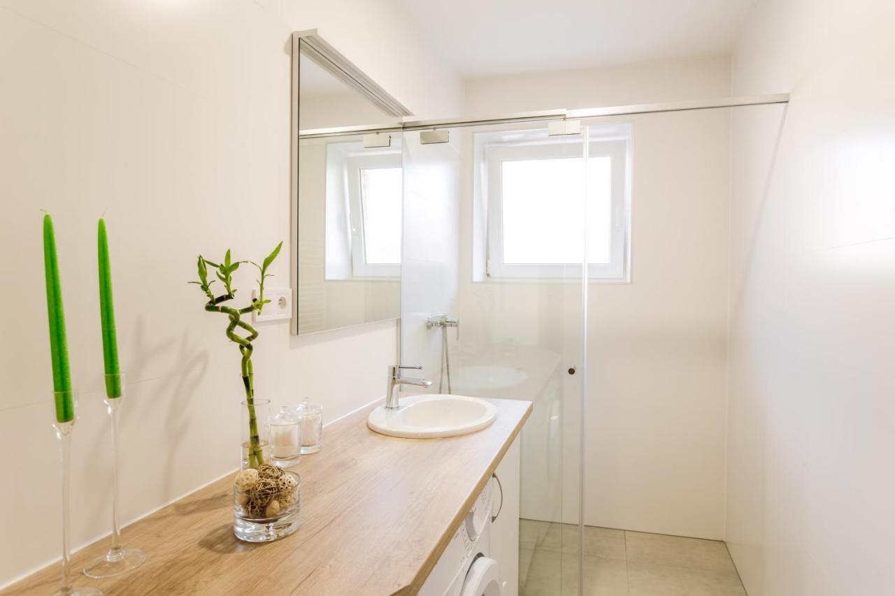 Flexihome Sk - Komenskeho - Private Parking Spot - Ultra Modern And Stylish Kosice Luaran gambar