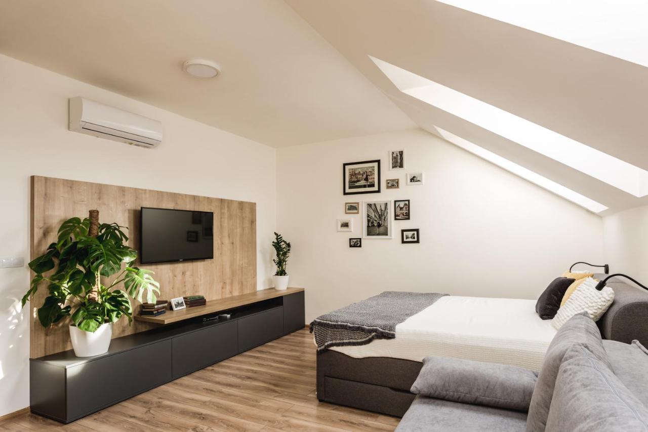 Flexihome Sk - Komenskeho - Private Parking Spot - Ultra Modern And Stylish Kosice Luaran gambar