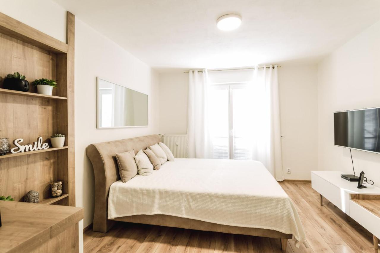 Flexihome Sk - Komenskeho - Private Parking Spot - Ultra Modern And Stylish Kosice Luaran gambar
