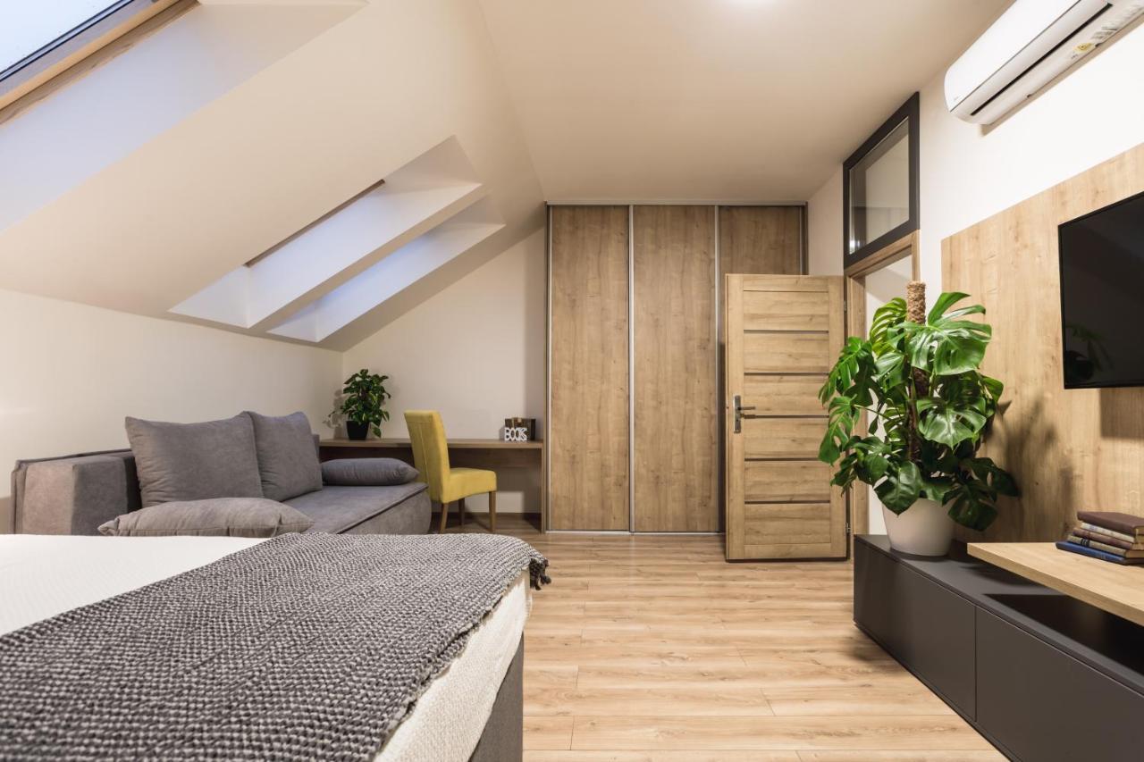 Flexihome Sk - Komenskeho - Private Parking Spot - Ultra Modern And Stylish Kosice Luaran gambar